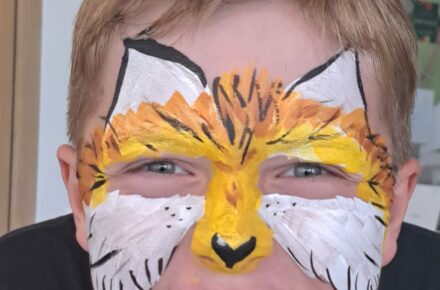 OptimaMed Wiesing - Kinderschminken in den Ferien