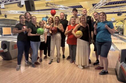 Gemeinsamer Bowlingabend - OptimaMed Rehabilitationszentrum Raxblick