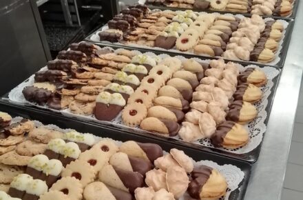 OptimaMed Aspach: Selbstgemachte Kekse vom Küchenteam