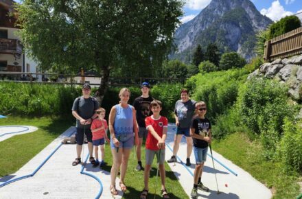 Minigolf - OptimaMed Kinder- und Jugendrehabilitation Wiesing