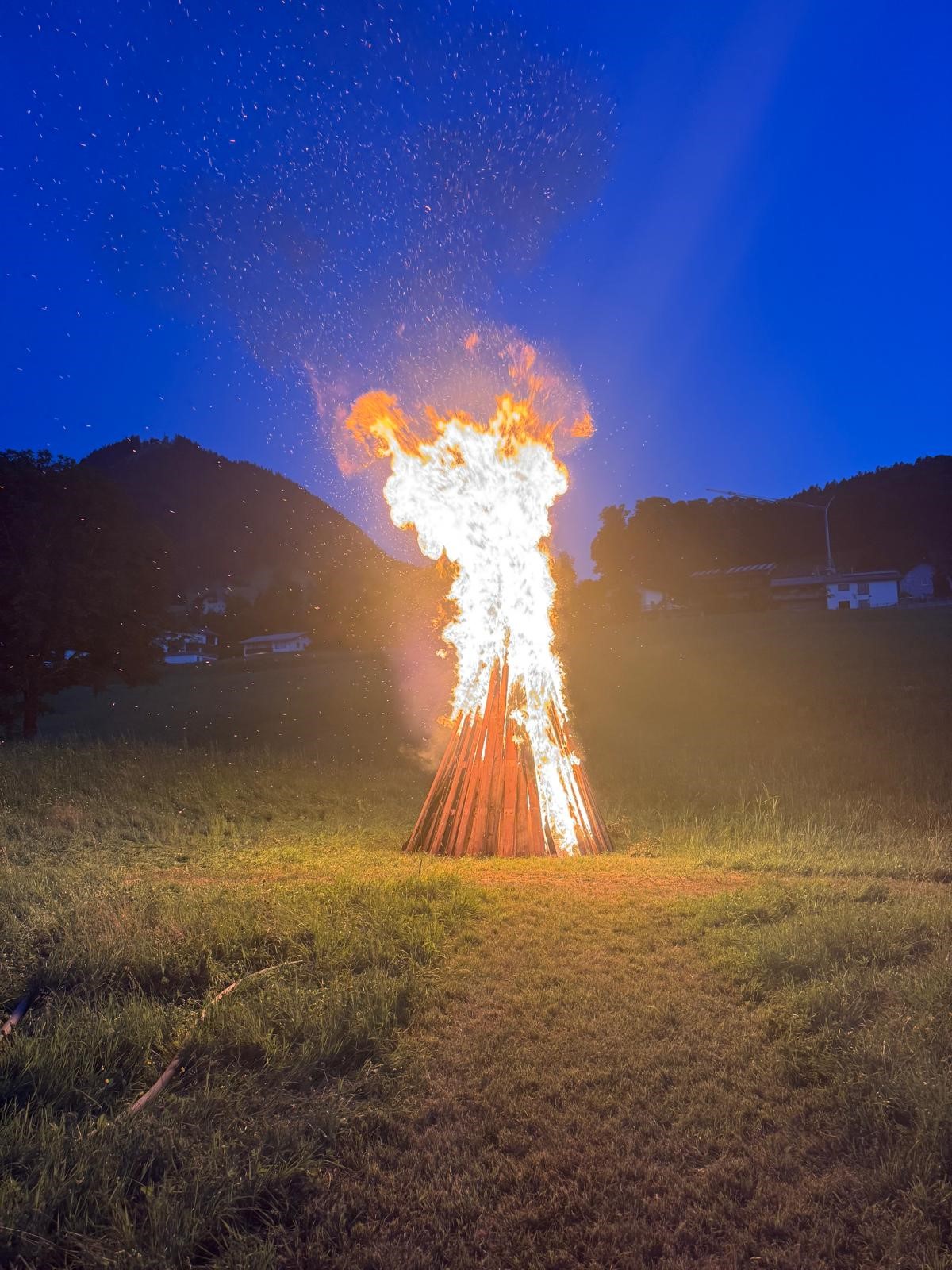Sonnwendfeuer Sonnwendfeuer