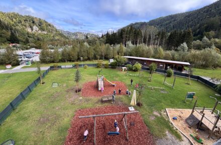 OptimaMed Psychreha Wildbad: Neue natürliche Beschattung für unseren Spielplatz