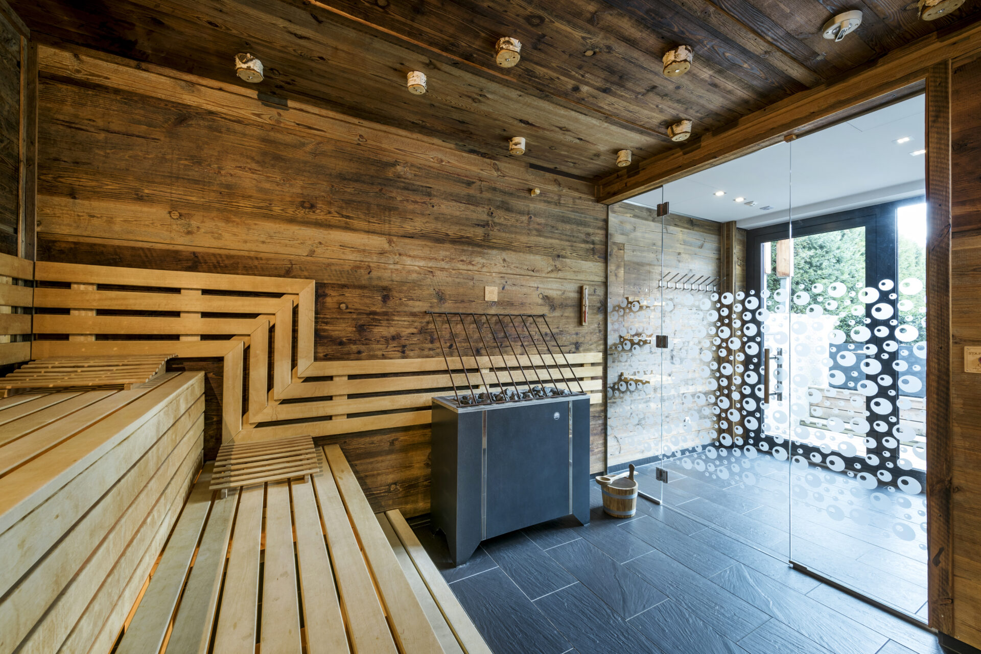 Urige Altholzsauna im Gesundheitshotel Urige Altholzsauna im Gesundheitshotel