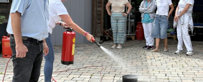 Brandschutzschulung mit Feuerlöscher in Aspach