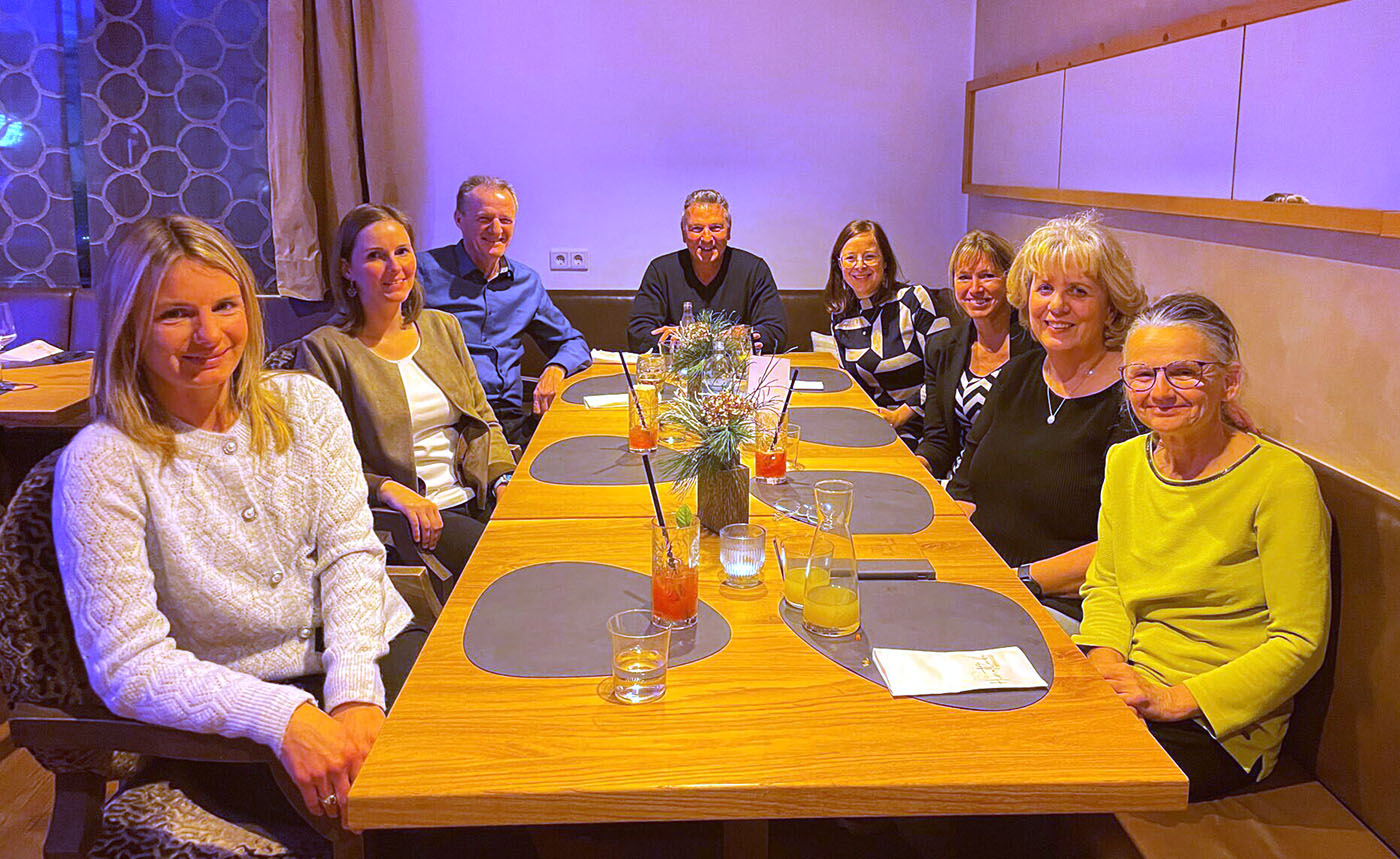 Aspach-Team feiert das Dienstjubiläum langjähriger Mitarbeiterinnen Aspach-Team feiert das Dienstjubiläum langjähriger Mitarbeiterinnen