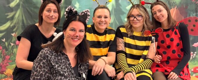 Fasching und bunte Kostüme in der Kinderreha Wiesing