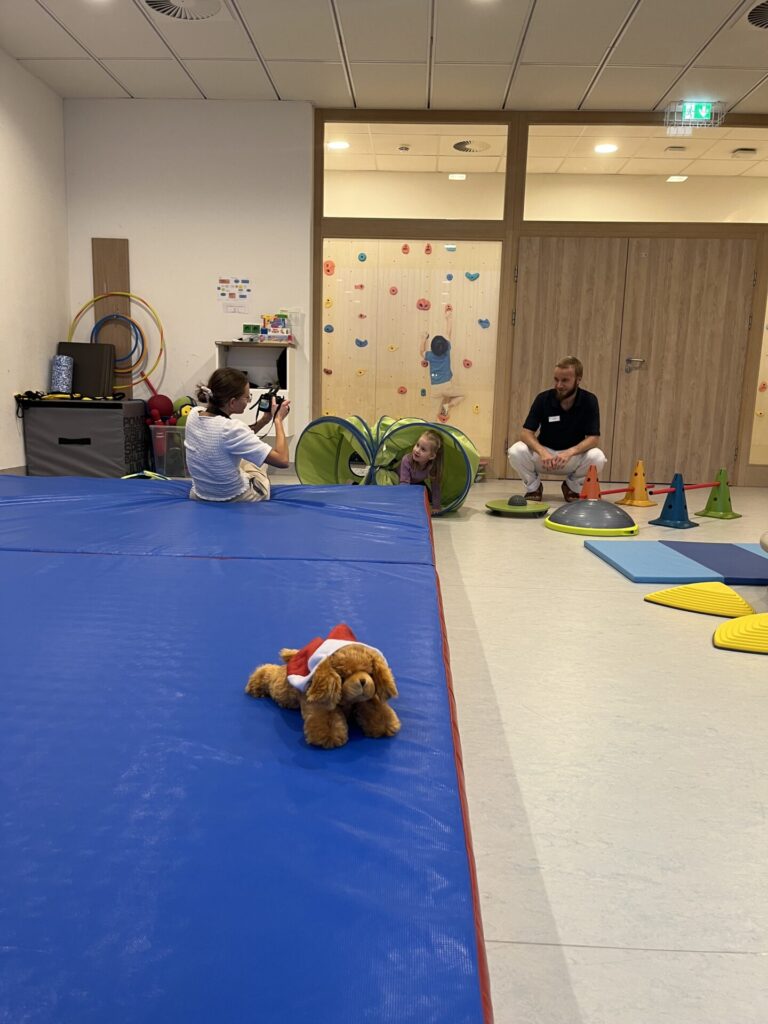 Foto mit Kindern, Optiwuff und Kletterwand