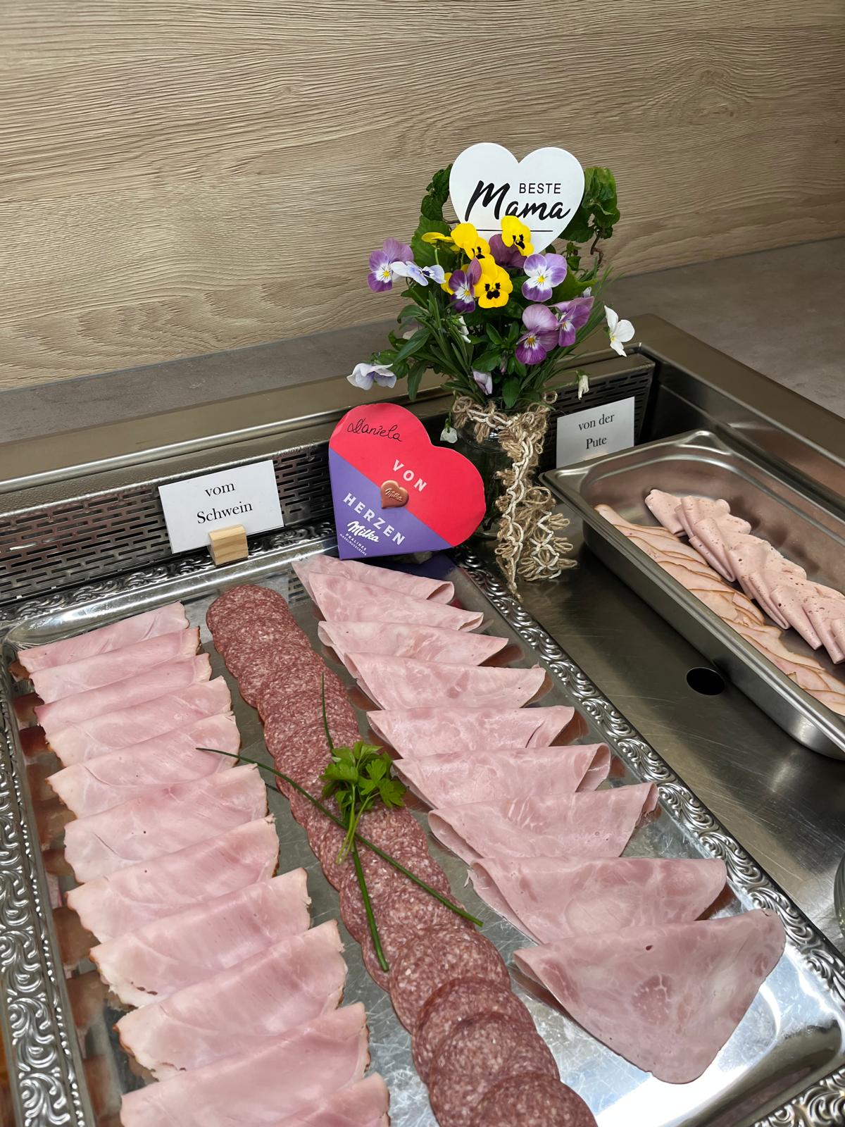 Frühstücksbuffet zum Muttertag in Wiesing 2 Frühstücksbuffet zum Muttertag in Wiesing 2