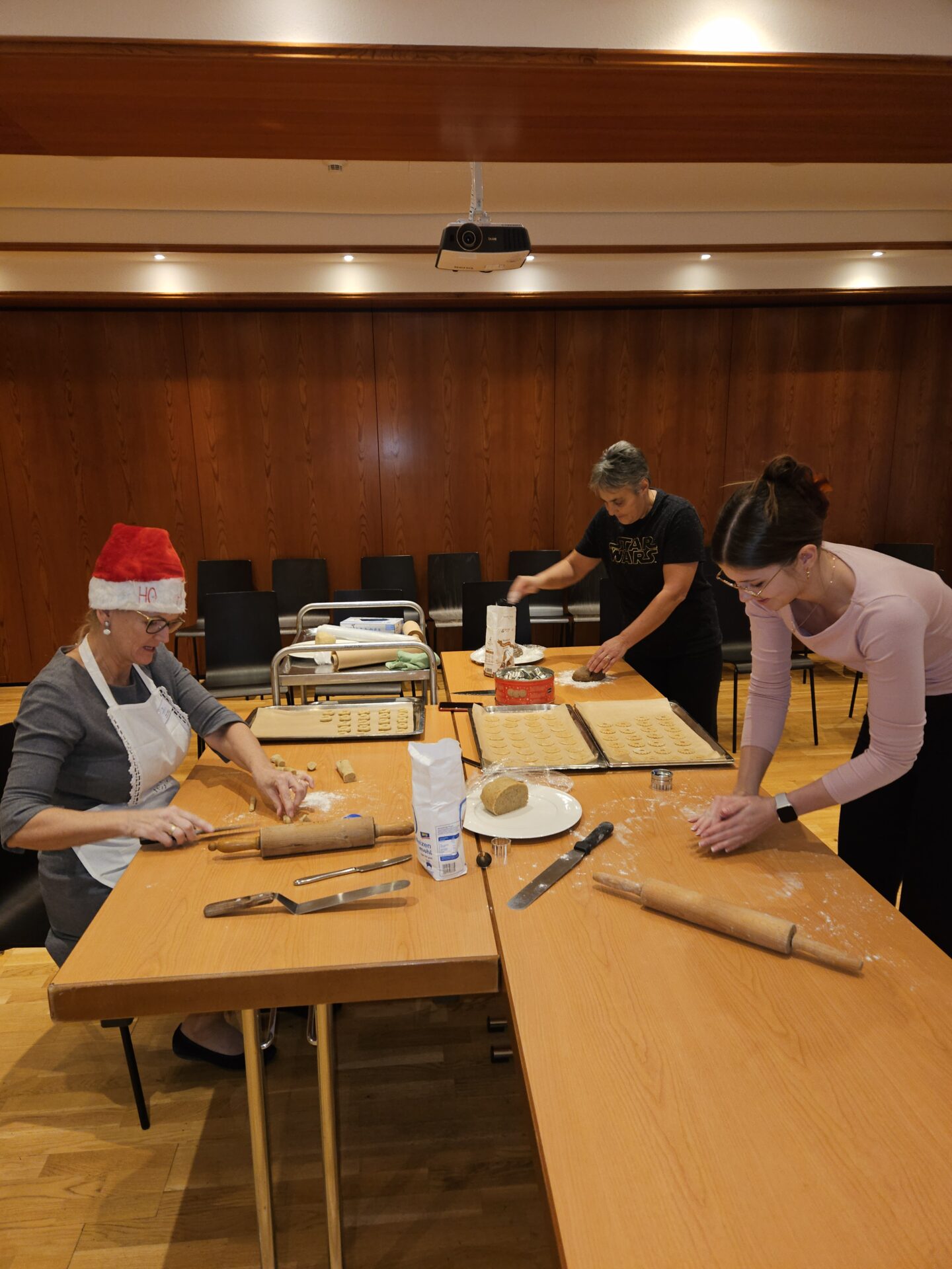Gäste im Kurzentrum Bad Mitterndorf backen Kekse Gäste im Kurzentrum Bad Mitterndorf backen Kekse