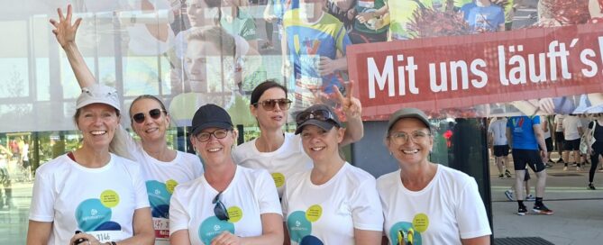 Gruppenfoto des Pflegeteams beim Businessrun in Wels