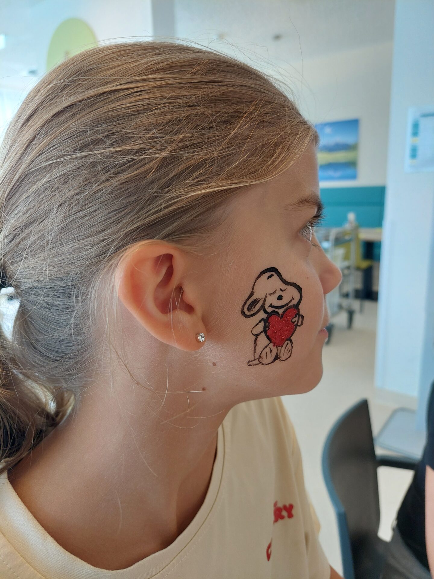 Kinderschminken als Programm für junge Patientinnen Kinderschminken als Programm für junge Patientinnen