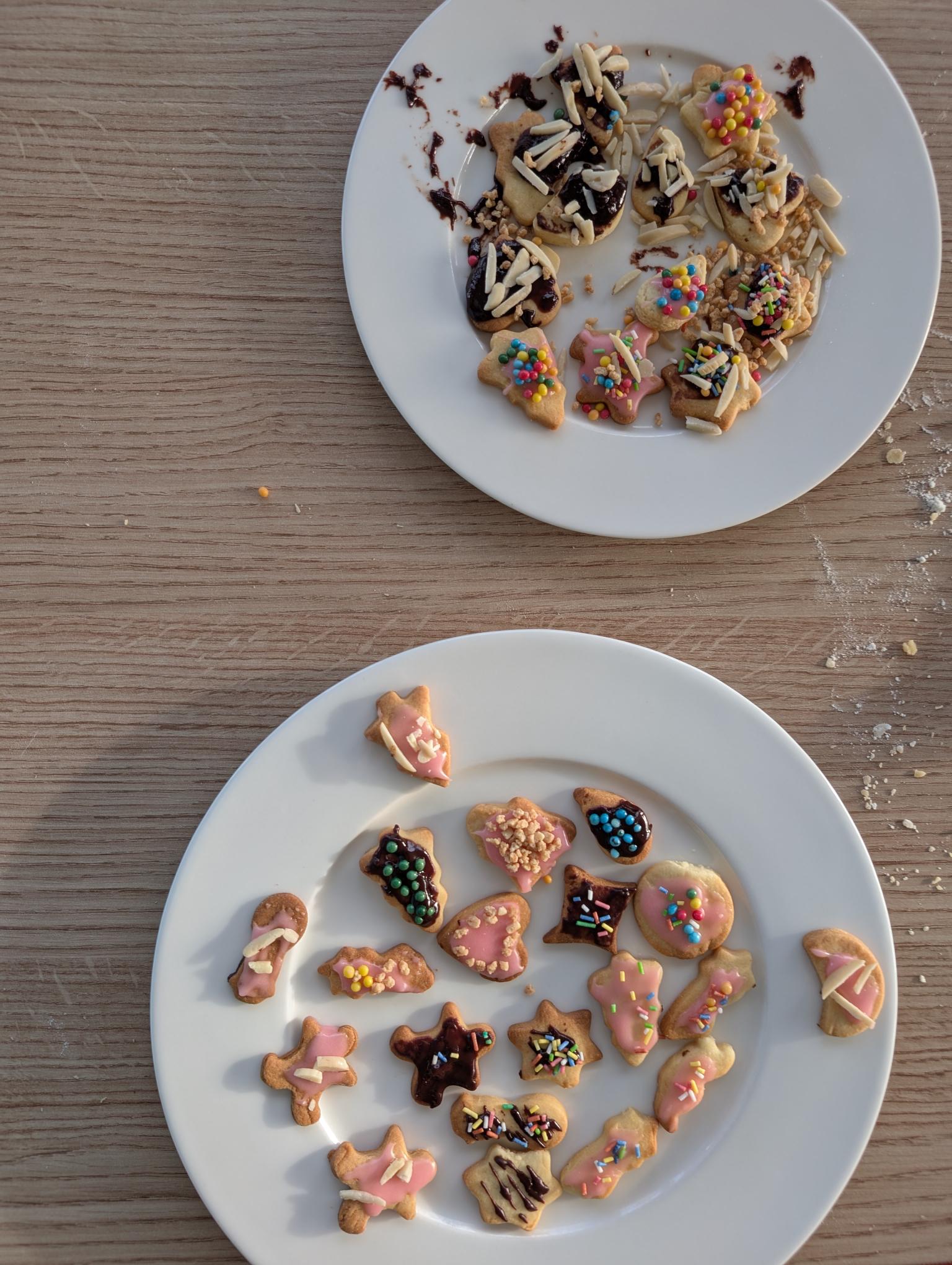 Patientinnen der Kinderreha Wiesing haben Kekse gebacken Patientinnen der Kinderreha Wiesing haben Kekse gebacken