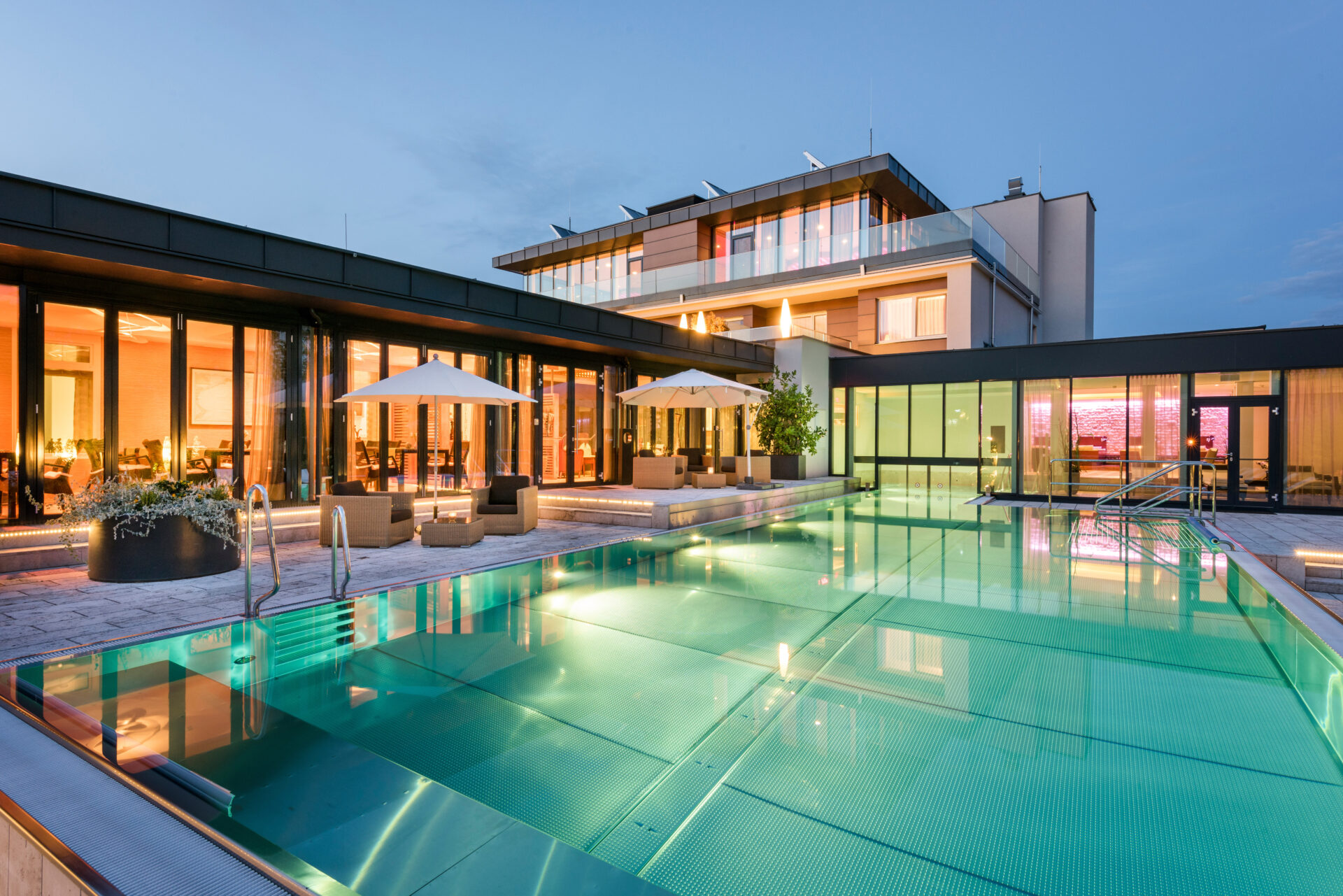 Pool und Relaxbereich im Gesundheitshotel Aspach Pool und Relaxbereich im Gesundheitshotel Aspach