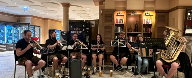 Schleichweg Musi live bei der Bar des Rehazentrums Aspach