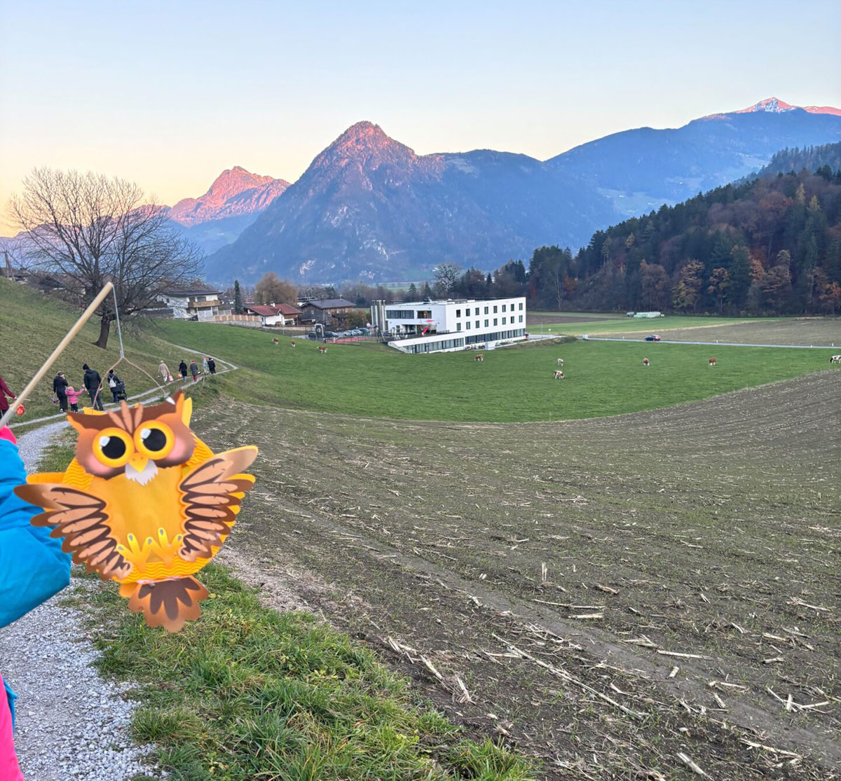 Wanderung mit Laternen bei der Kinderrehabilitation Wiesing Wanderung mit Laternen bei der Kinderrehabilitation Wiesing