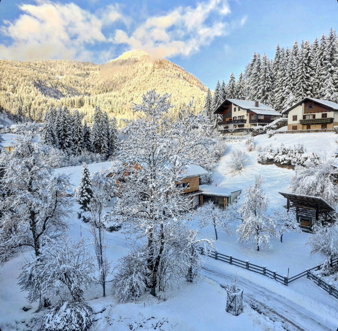 Winter mit Bergpanorama in Kärnten
